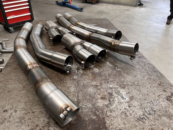 SUPERSPRINT EXHAUST FOR 1987-1984 BMW E32 750i V12 (350 HP)