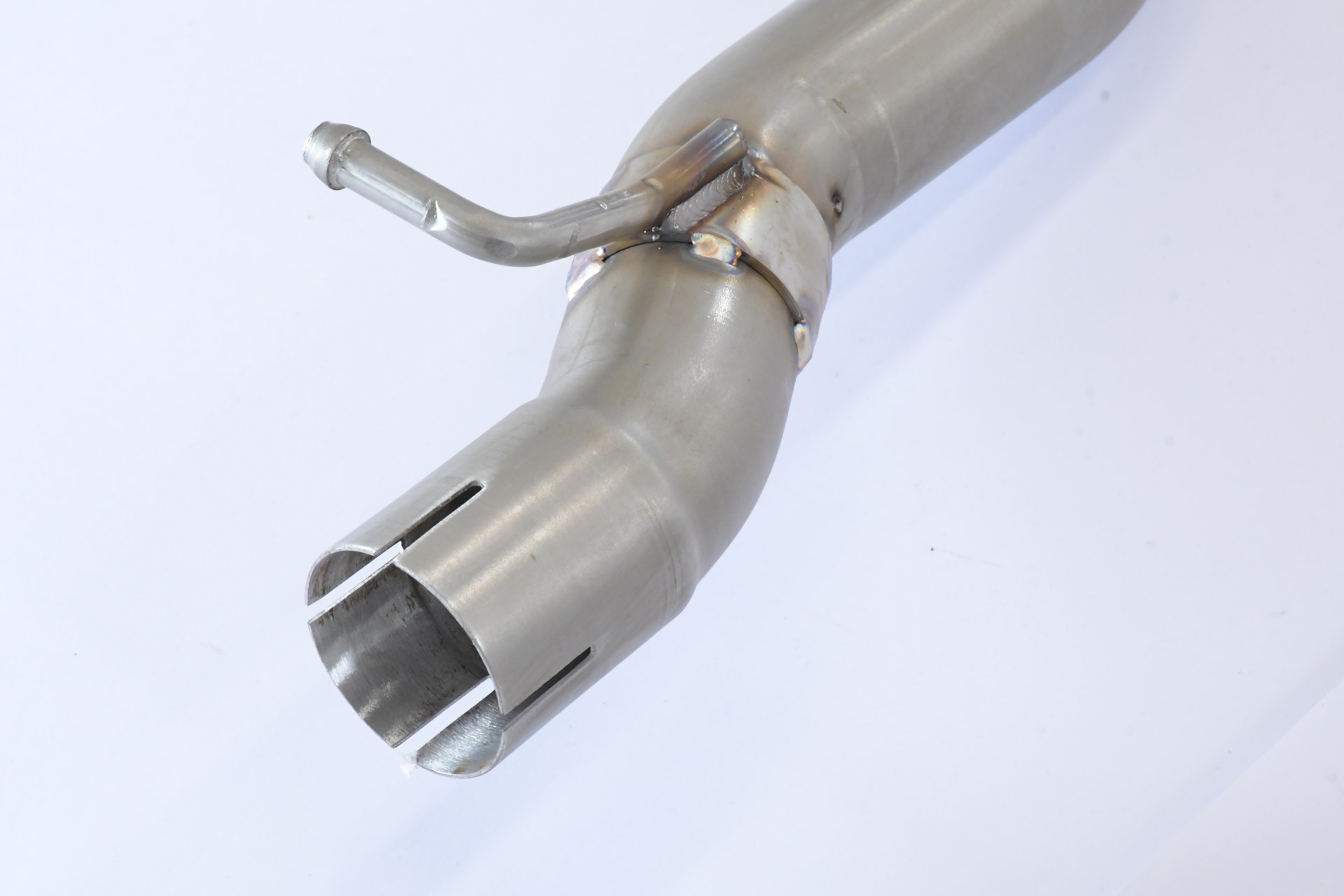 Rear exhaust Right 90x85