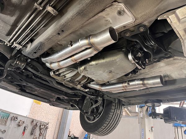 SUPERSPRINT EXHAUST FOR 1987-1984 BMW E32 750i V12 (350 HP)