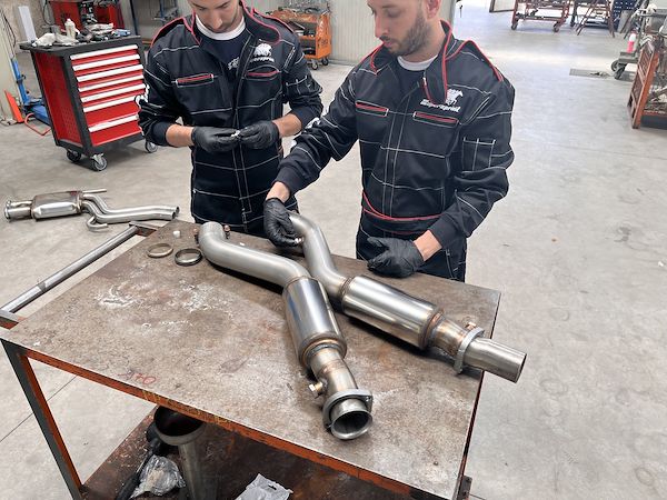 SUPERSPRINT EXHAUST FOR 1987-1984 BMW E32 750i V12 (350 HP)