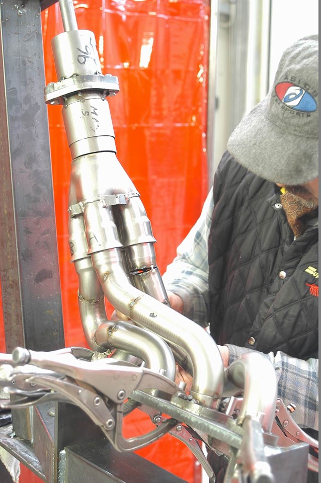 Manifold Right - Left (Replaces OEM pre-Catalytic converter)