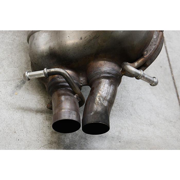 Rear exhaust Right