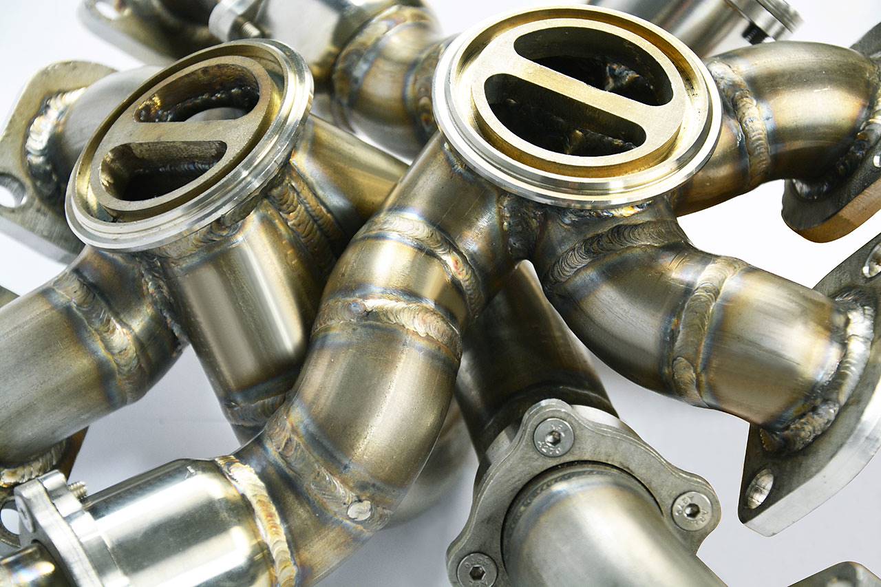 Collettore destro + sinistro AISI 310S per turbine di serie Disponibile su richiesta