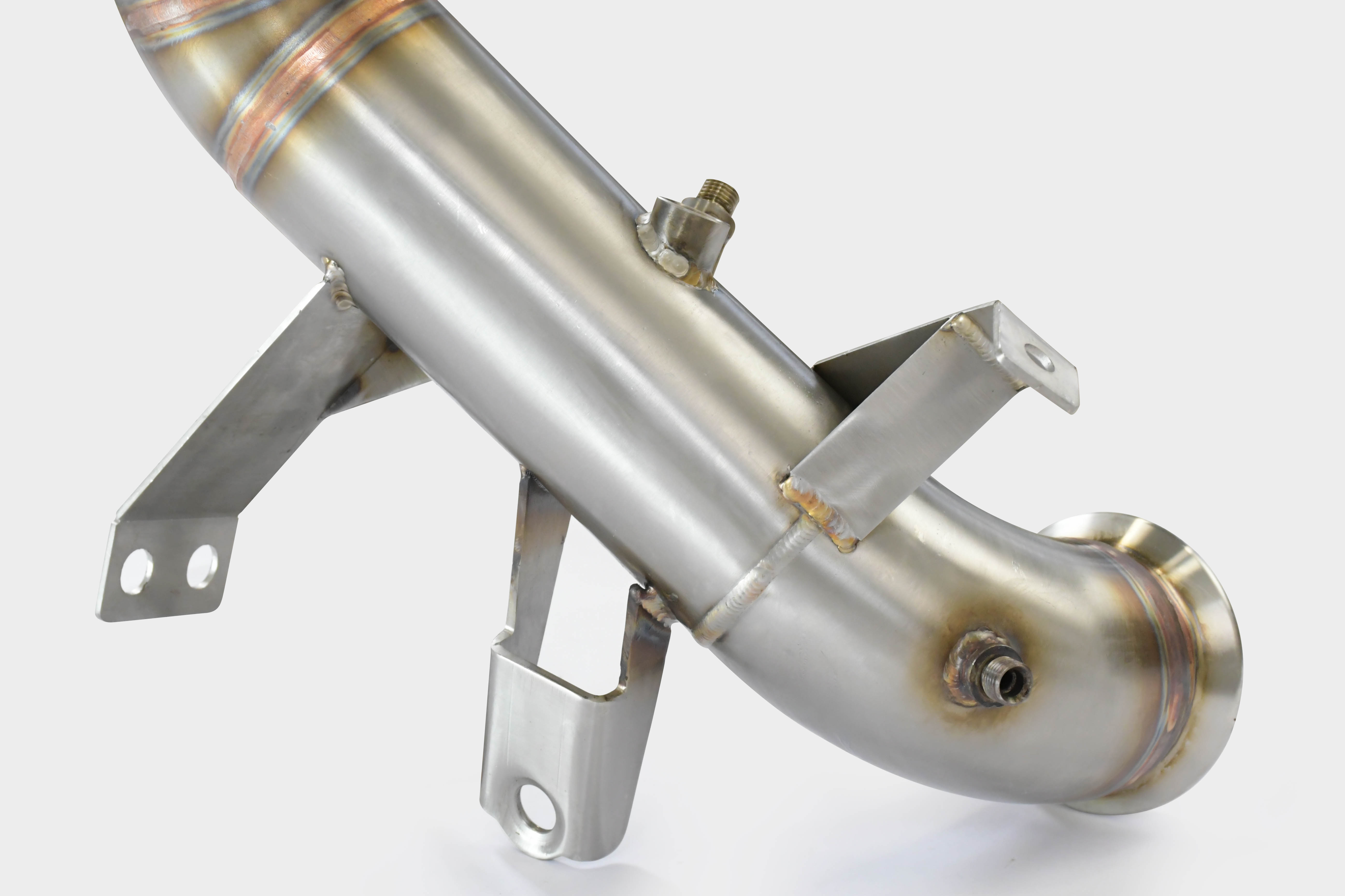 Downpipe kit (Replaces OEM kat)