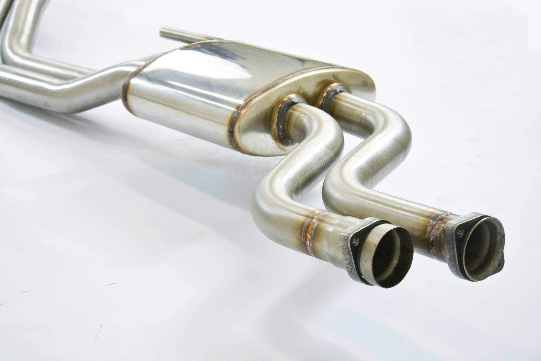 Centre + rear exhaust 95x75 Available on demand