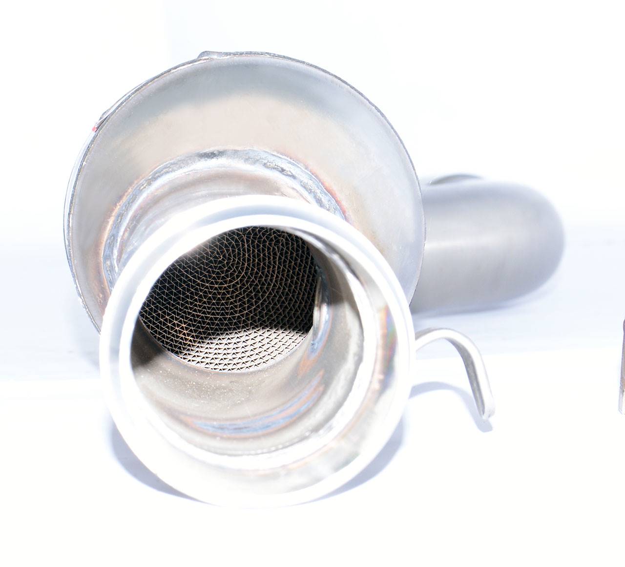 Anteriore sinistro con catalizzatore metallico