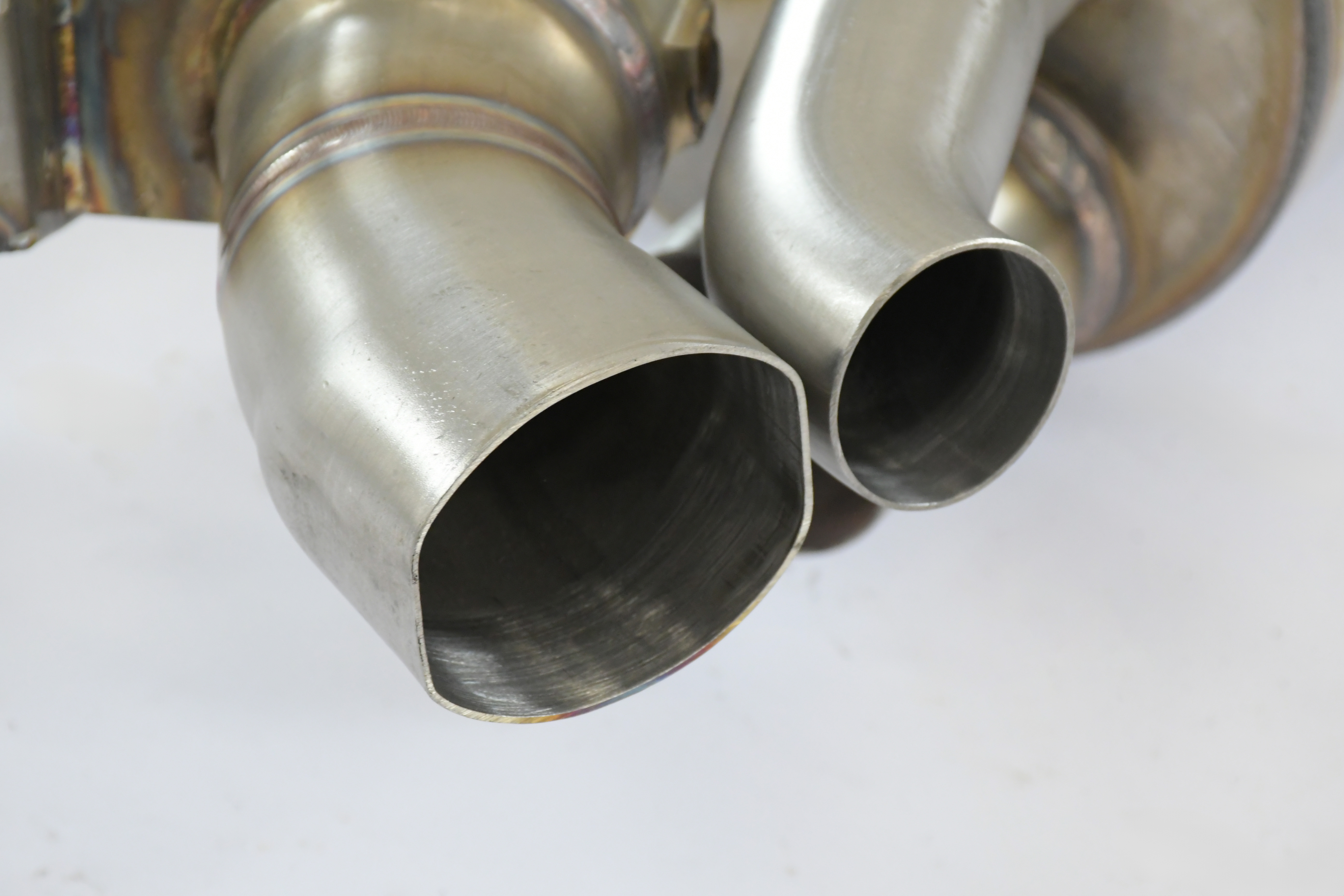 Rear exhaust right - left with valves