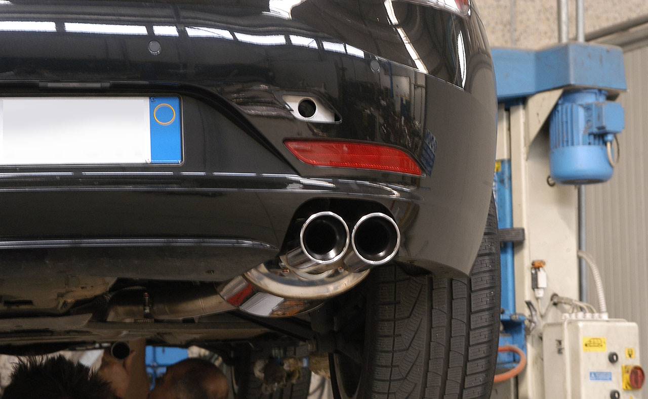 Rear exhaust Right OO80
