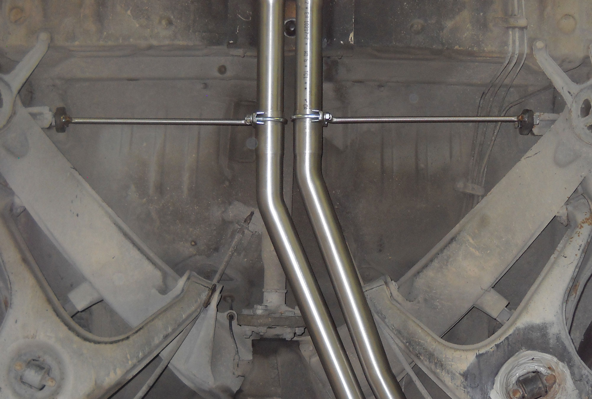 Mid-pipe kit + rear muffler, with S-Bend endpipes Std. rear bumper