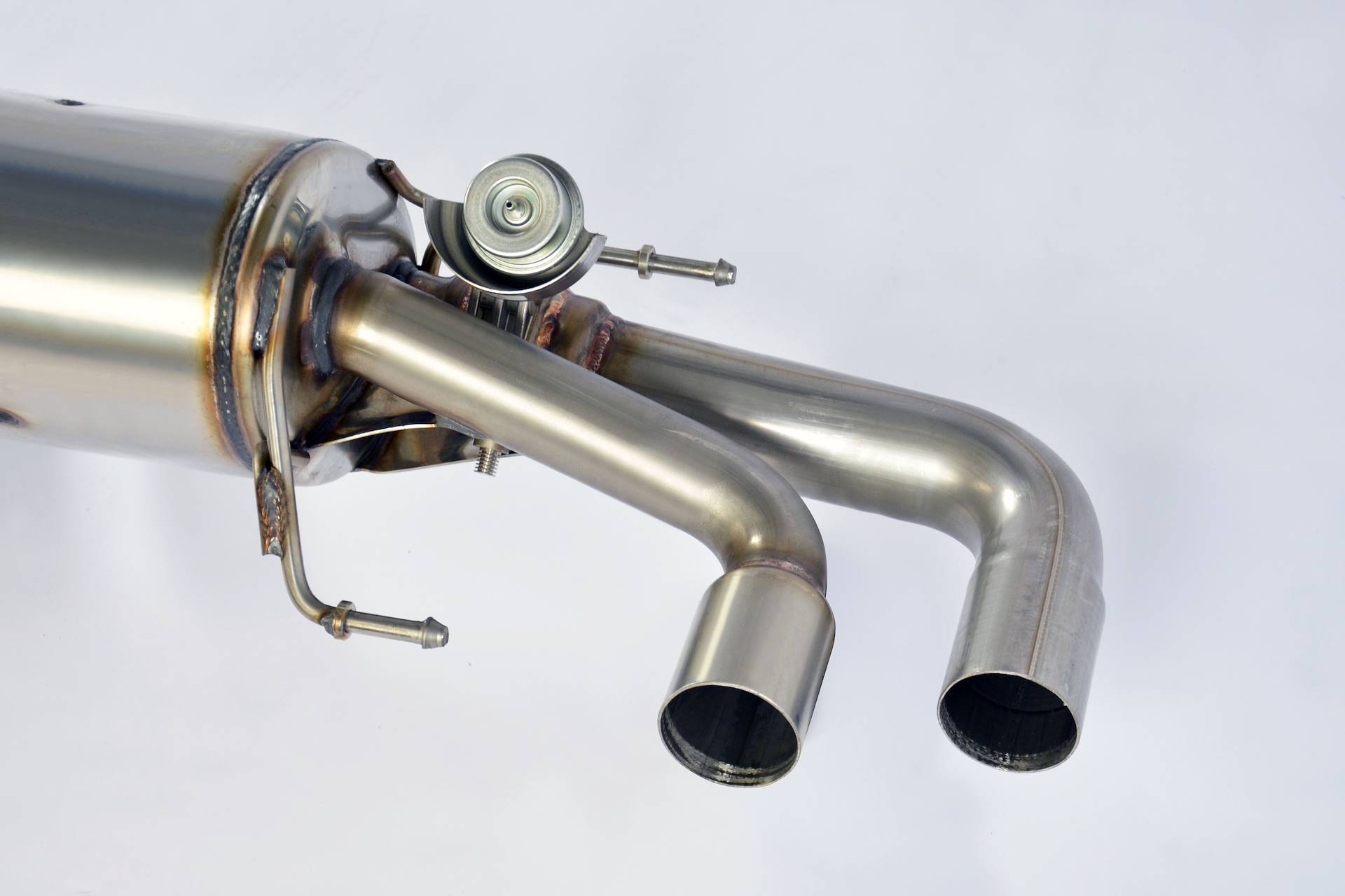 Rear exhaust Right + Left with Valves