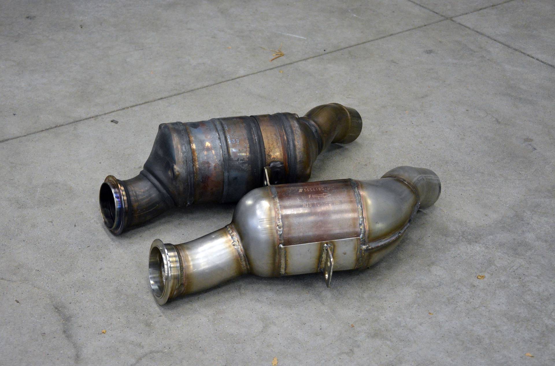 Downpipe right + Metallic catalytic converter 200CPSI
