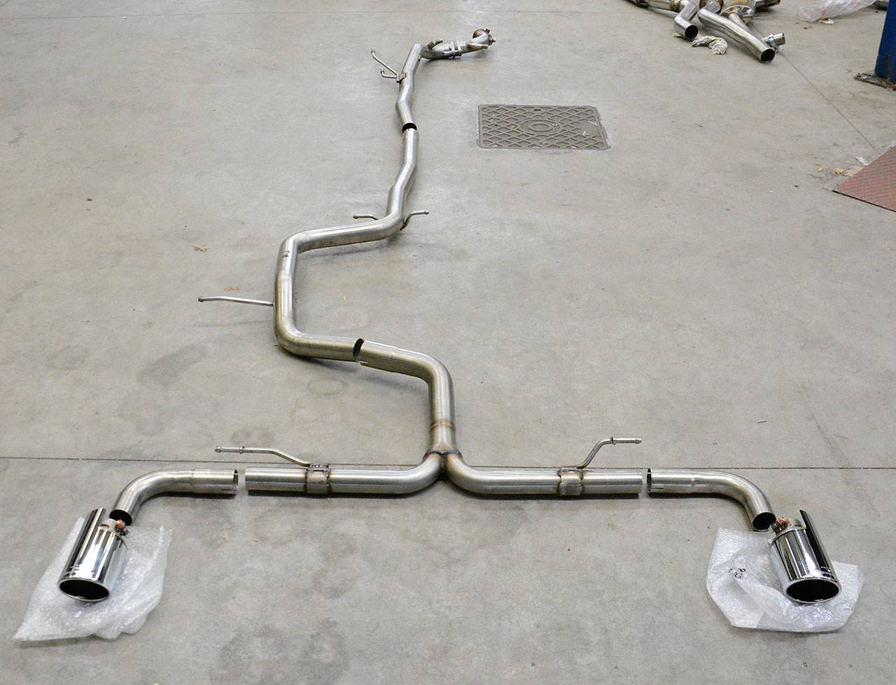 Tubo posteriore Y-Pipe Destro-Sinistro (Elimina silenziatore posteriore di serie)