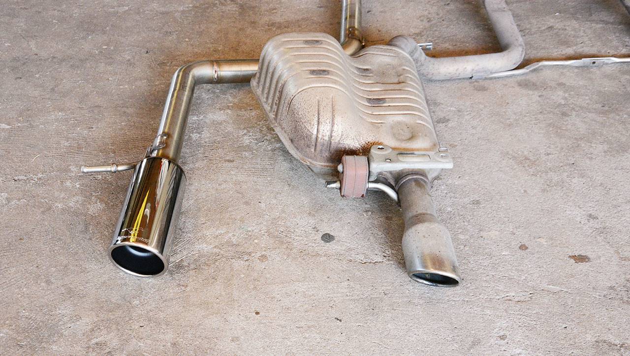 Rear pipe Left O100 (Muffler delete)