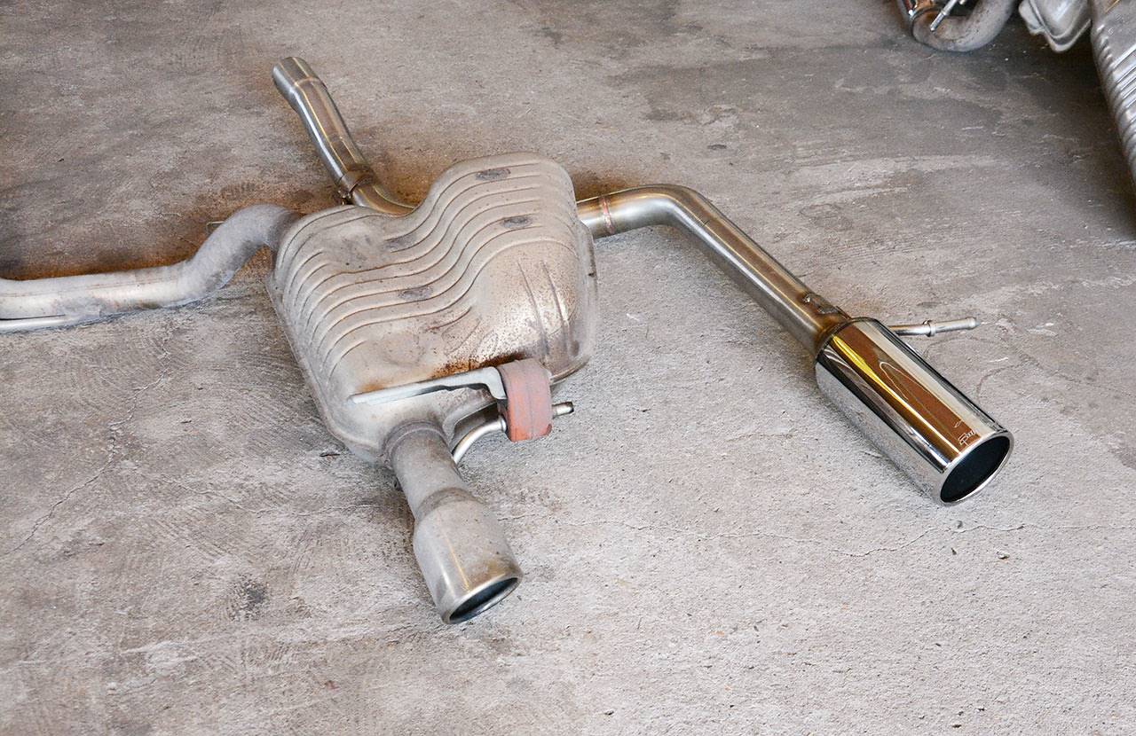 Rear pipe Right O100 (Muffler delete)