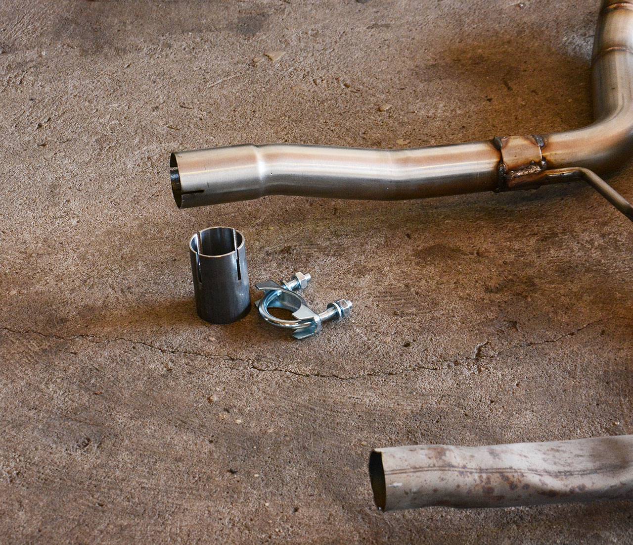 Rear pipe Left O100 (Muffler delete)