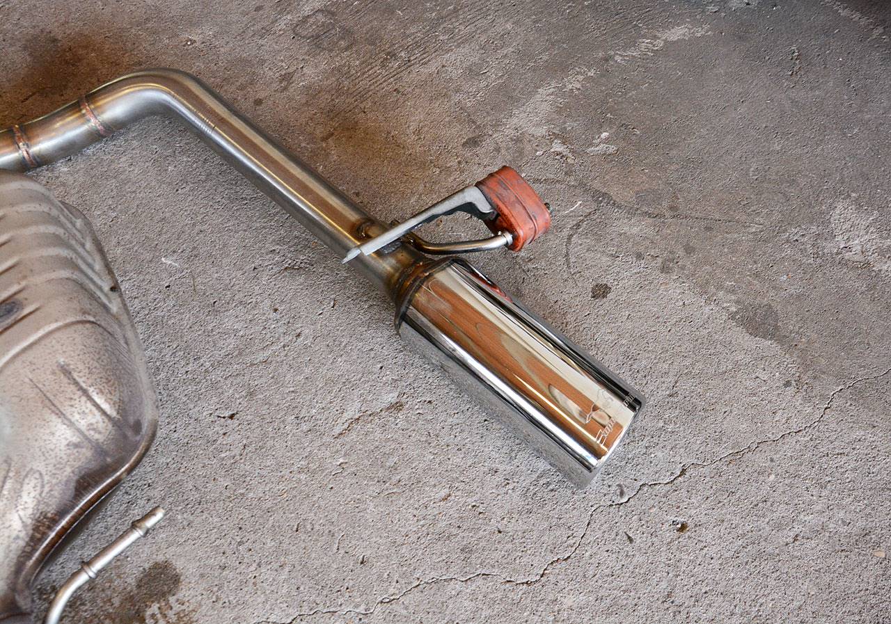 Rear pipe Left O100 (Muffler delete)