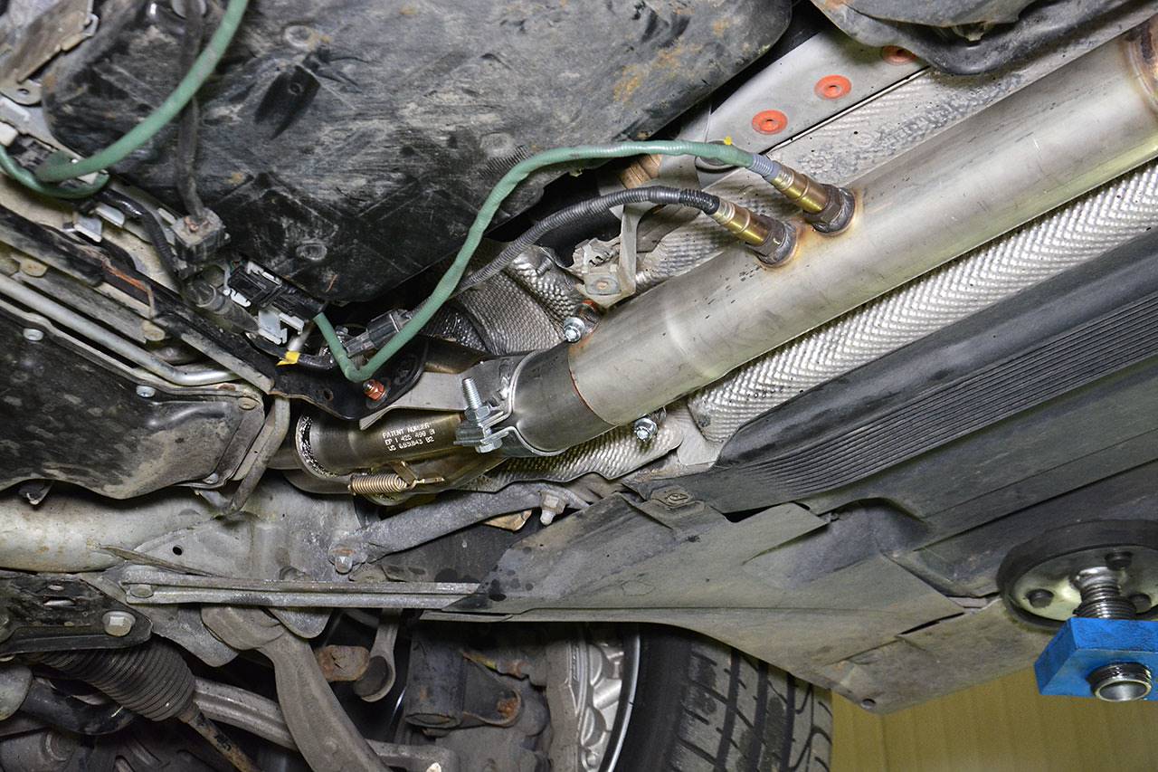 Right - Left pipe kit (fits to the stock, secondary catalytic)