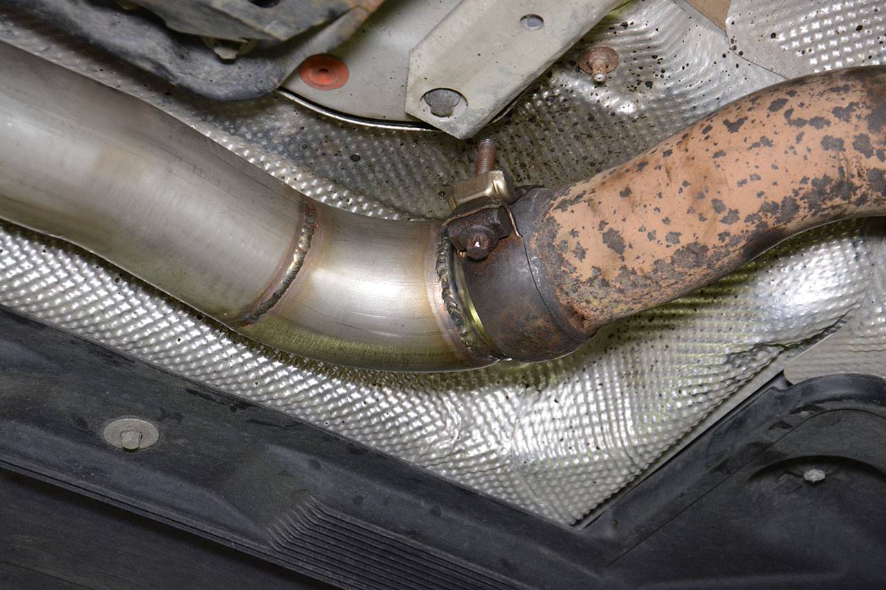 Right - Left pipe kit (fits to the stock, secondary catalytic)