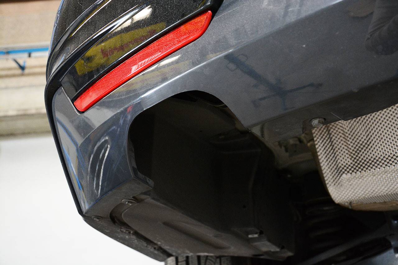 Rear exhaust RightOO80 - LeftOO80