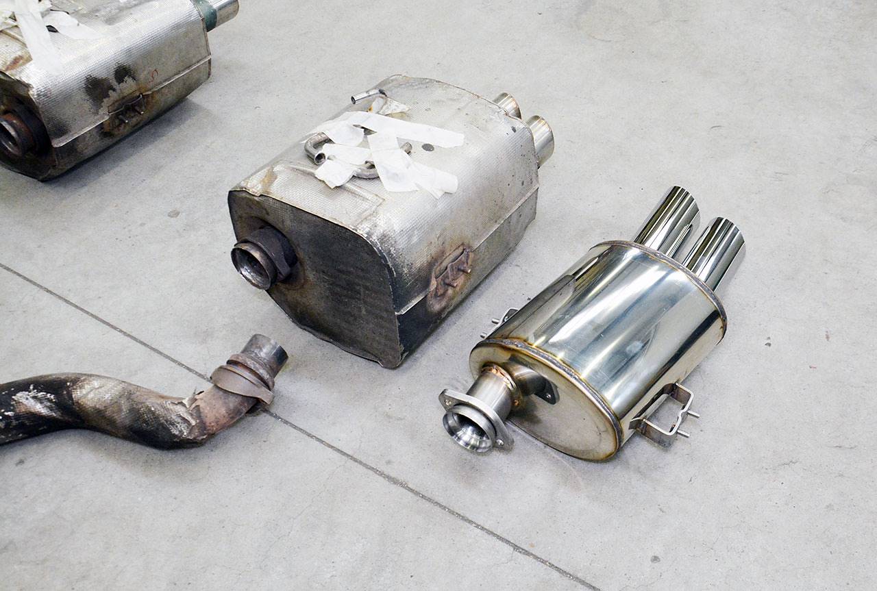 Rear exhaust Left OO 70