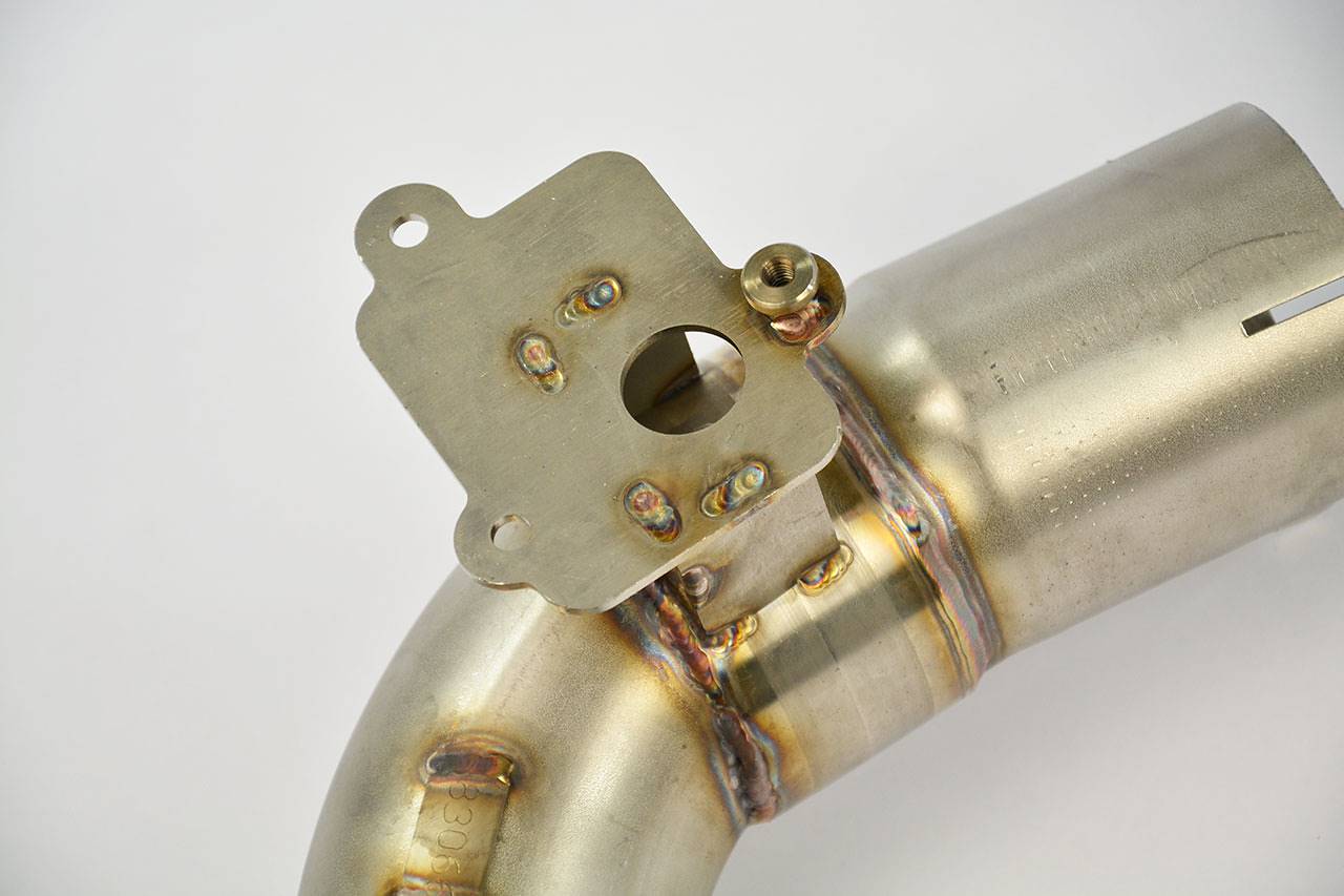 Rear exhaust Right O100 - Left O100 with valve