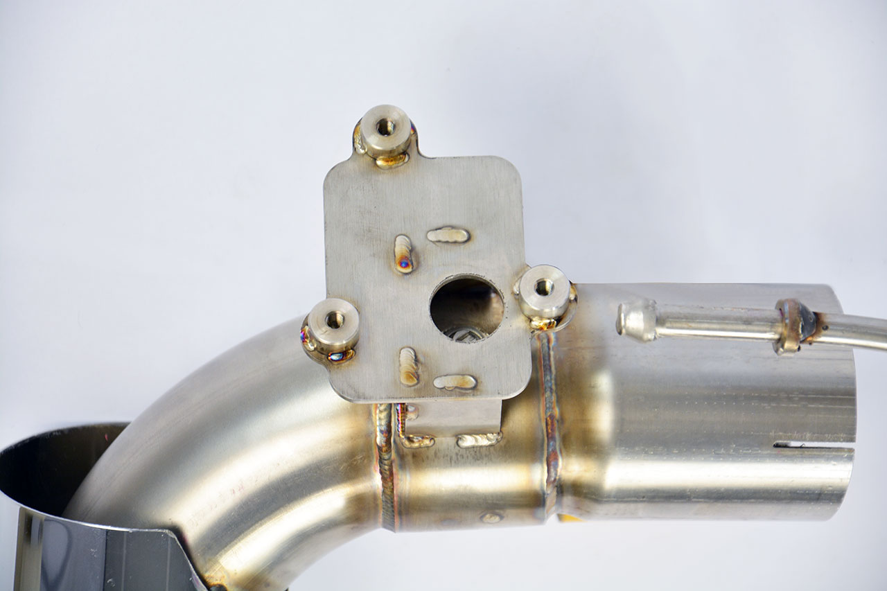 Rear exhaust Right O100 - Left O100 with valve