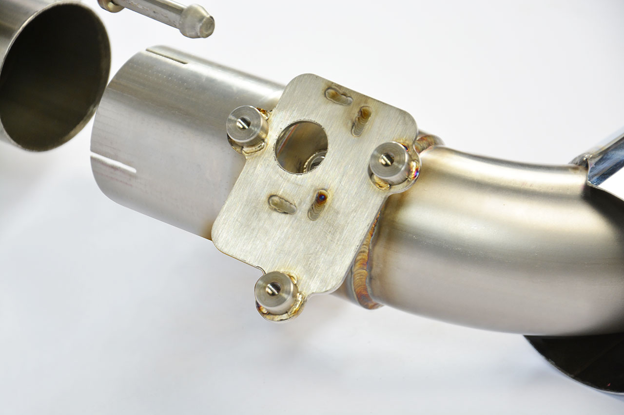 Rear exhaust Right O100 - Left O100 with valve