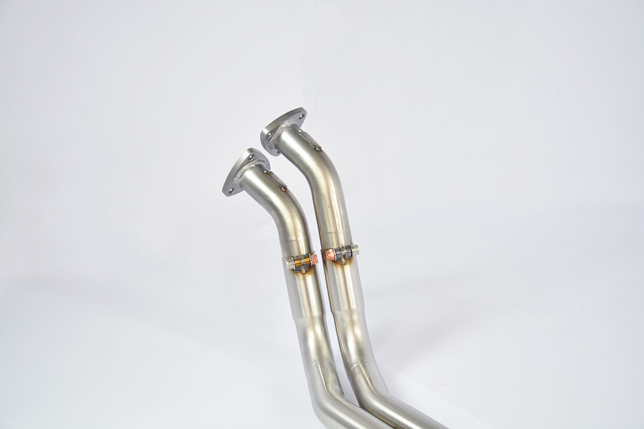 Front exhaust - resonated wider bend layout