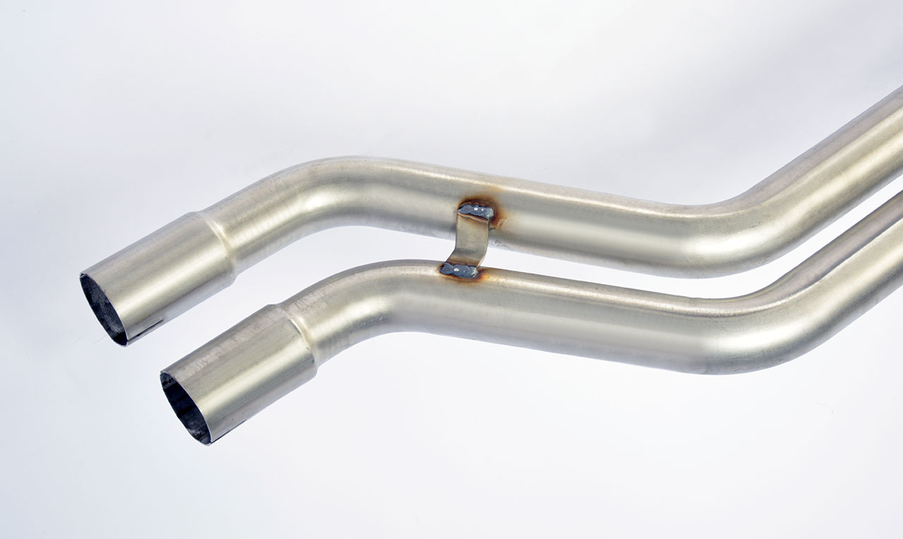 Rear exhaust Right OO70 Available on demand