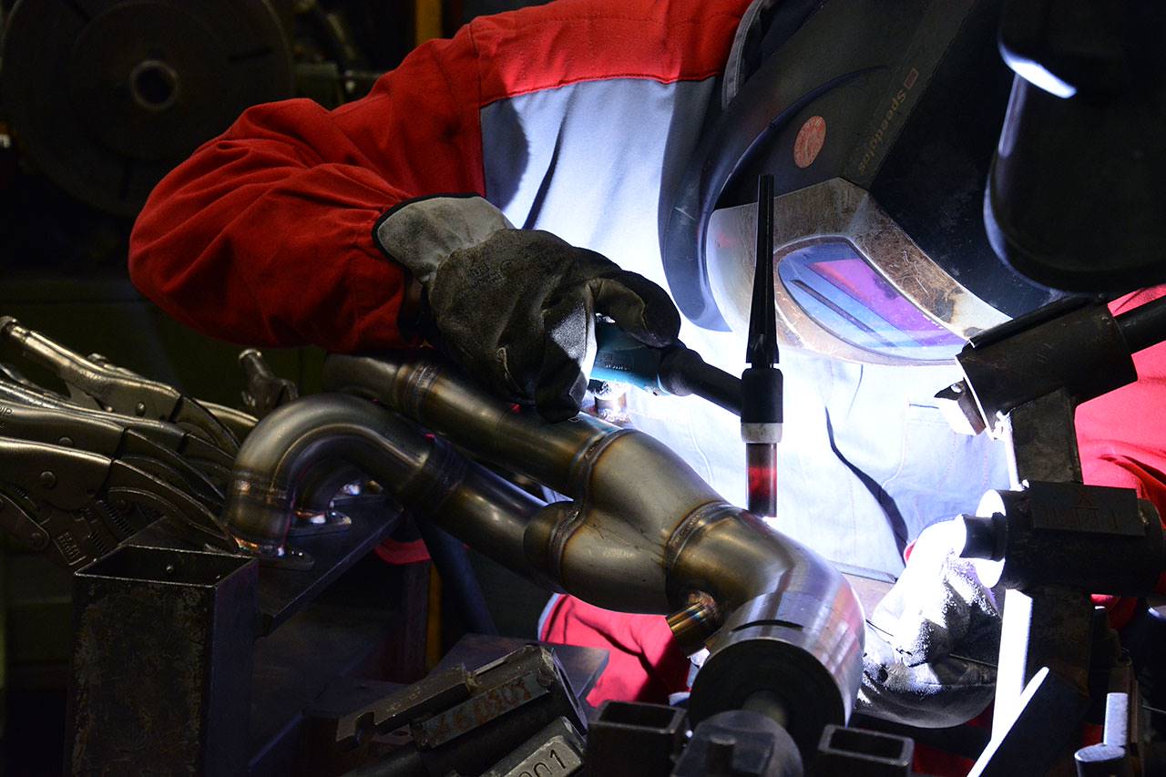 Fächerkrümmer (Step Design) (Left Hand Drive)