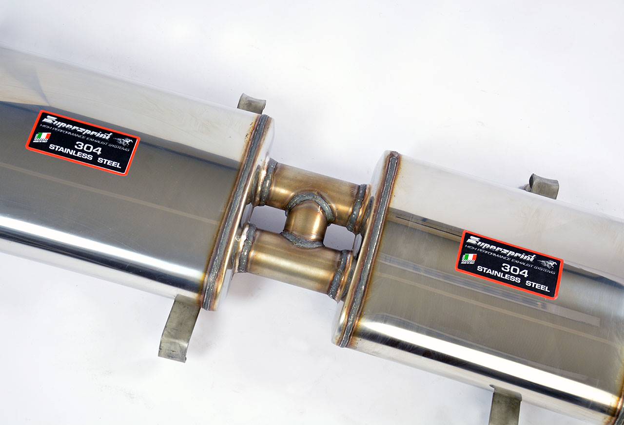 Scarico anteriore + centrale sinistro (3 Silenziatori)<br>Disponibile su richiesta