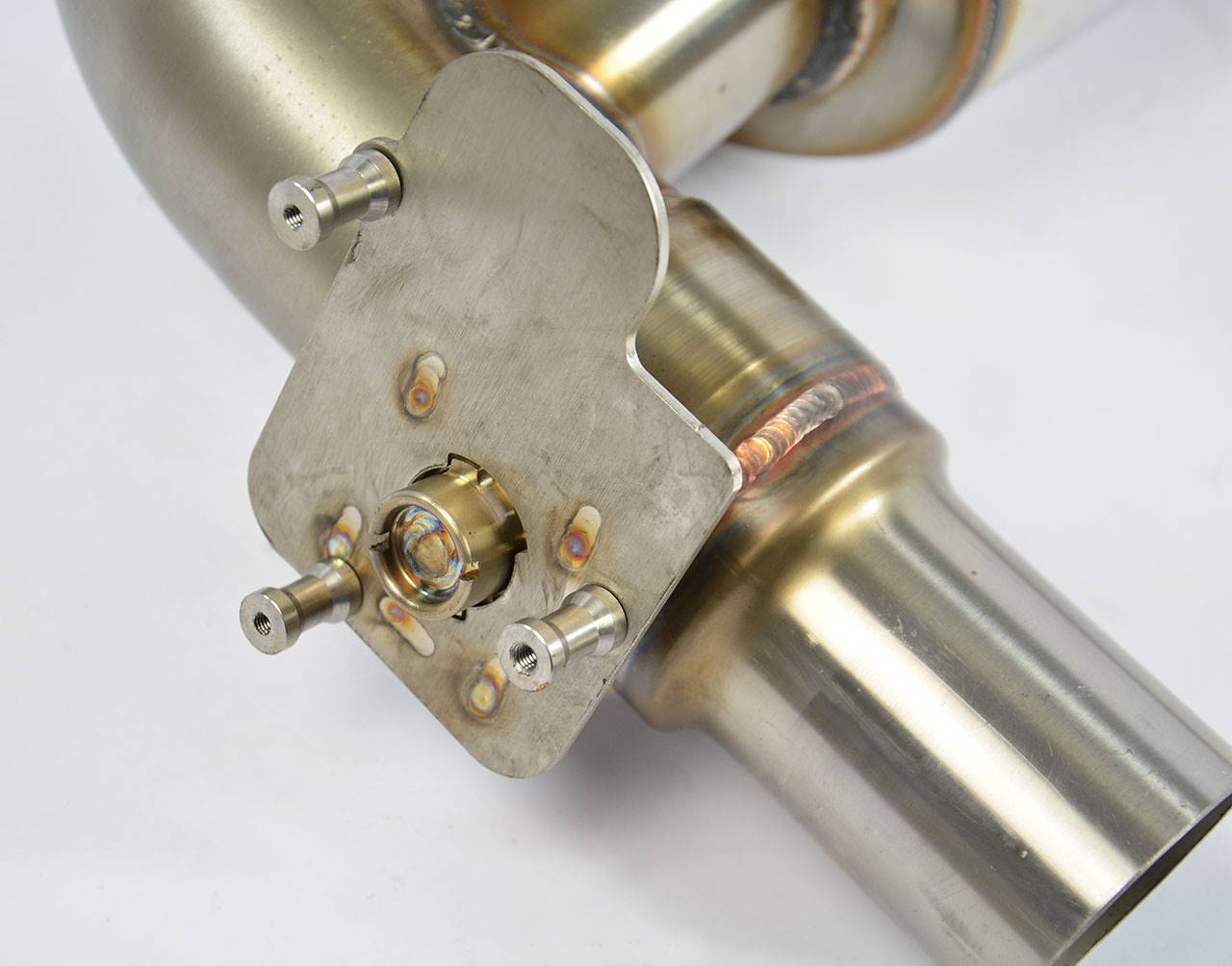 Rear exhaust with valve