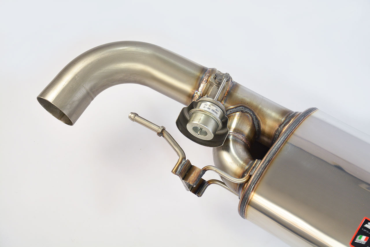 Rear exhaust with valve