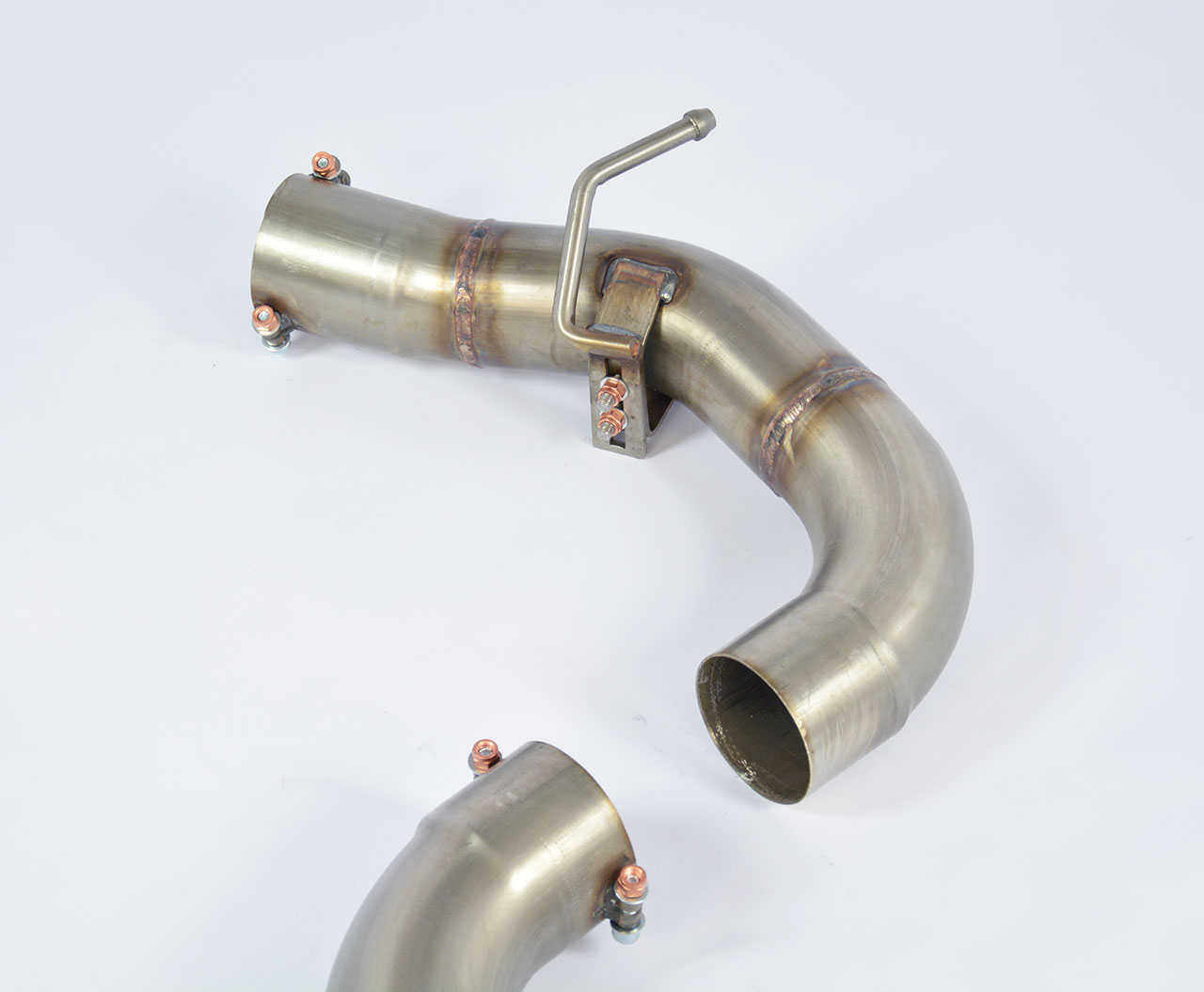 Rear exhaust with valve