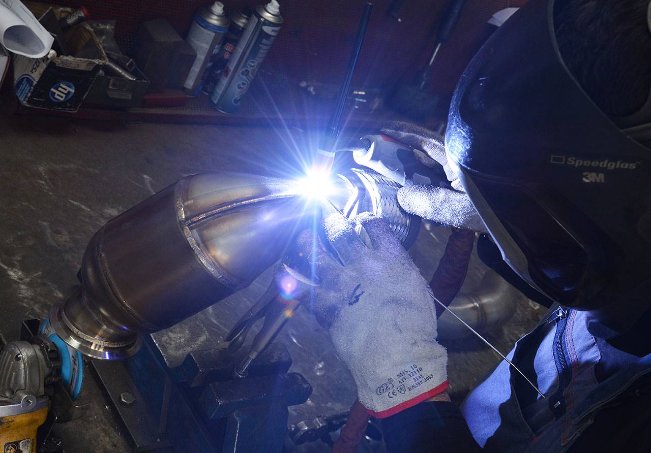 Rohrsatz ab Turbolader + Sport Metallkatalysator Links Kompatibel mit den Serien ab-Kat Anlage