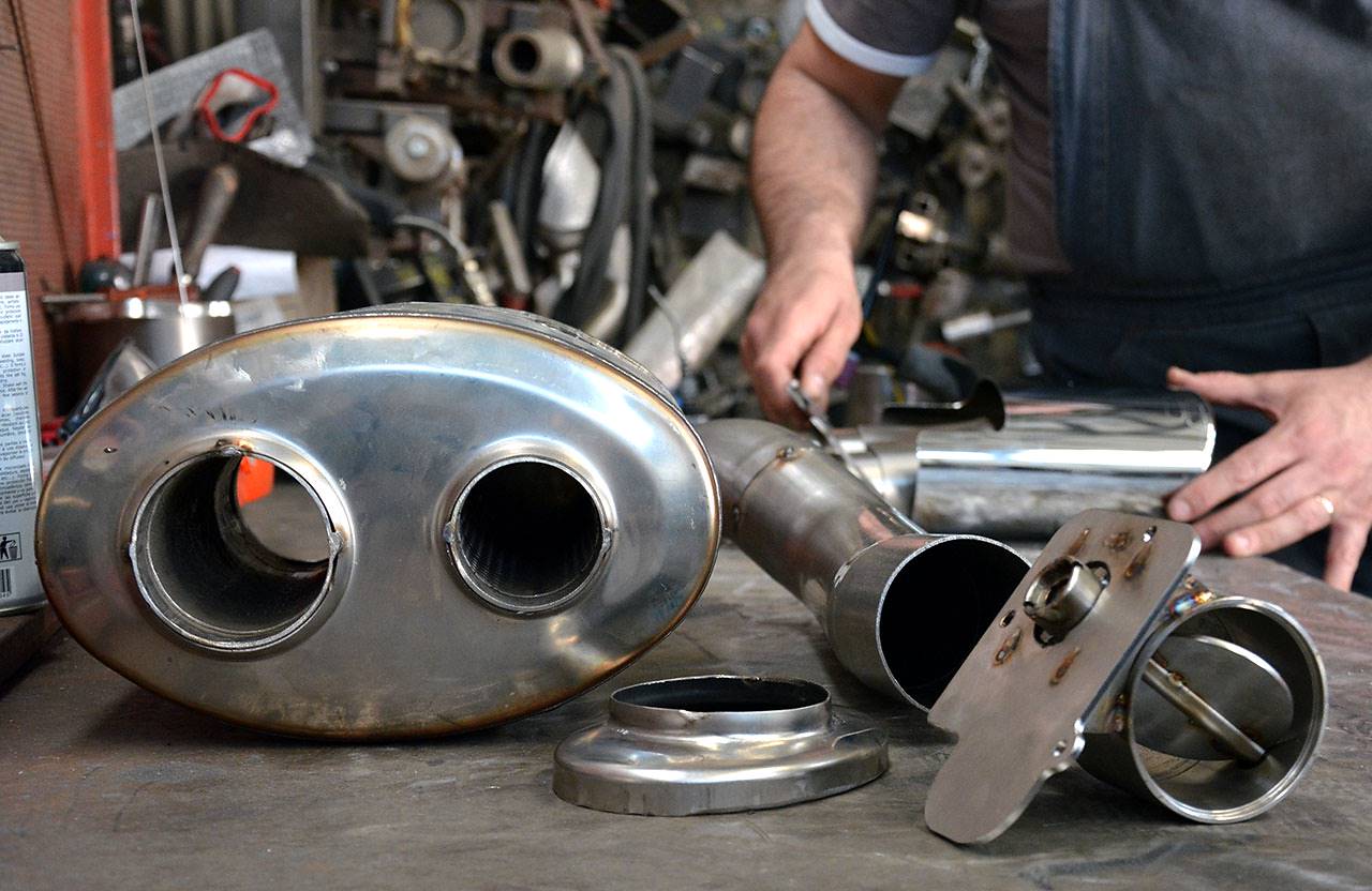 Rear exhaust Right 150x105 with valve