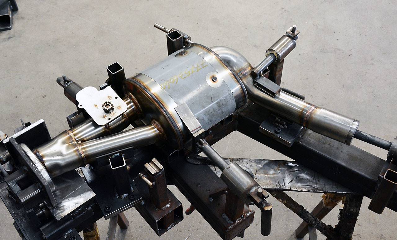 Rear exhaust Left 150x105 with valve