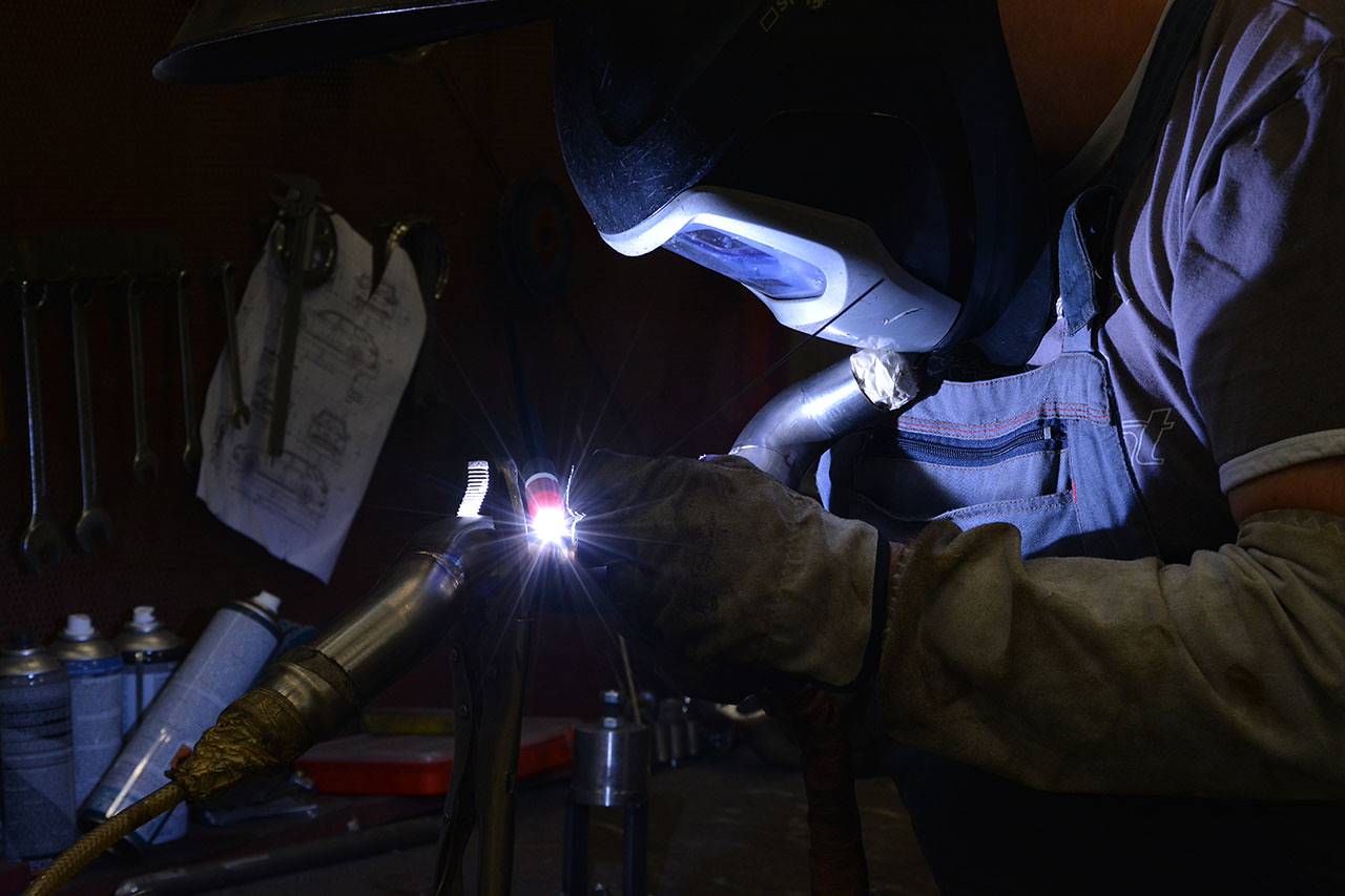 Fächerkrümmer Rechts - Links (Modification of the steering rack necessary)