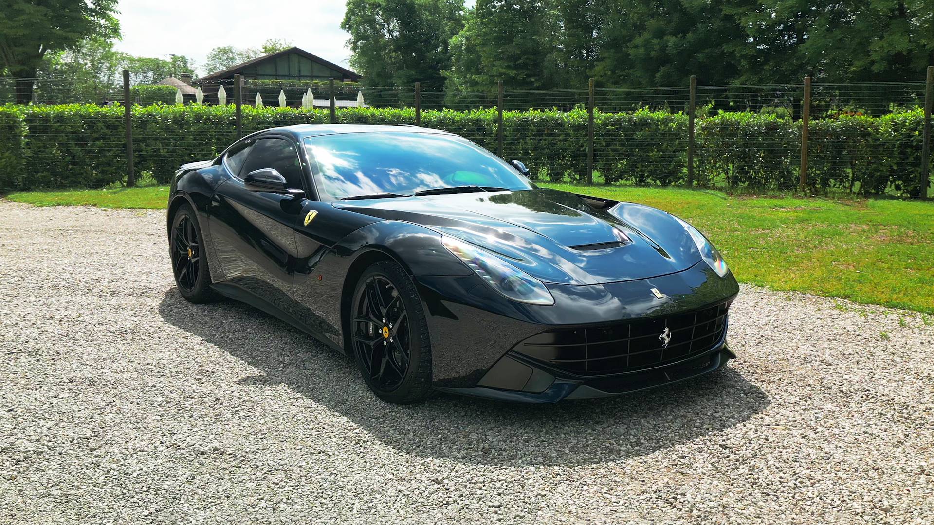 FERRARI F12 Berlinetta (with valve)