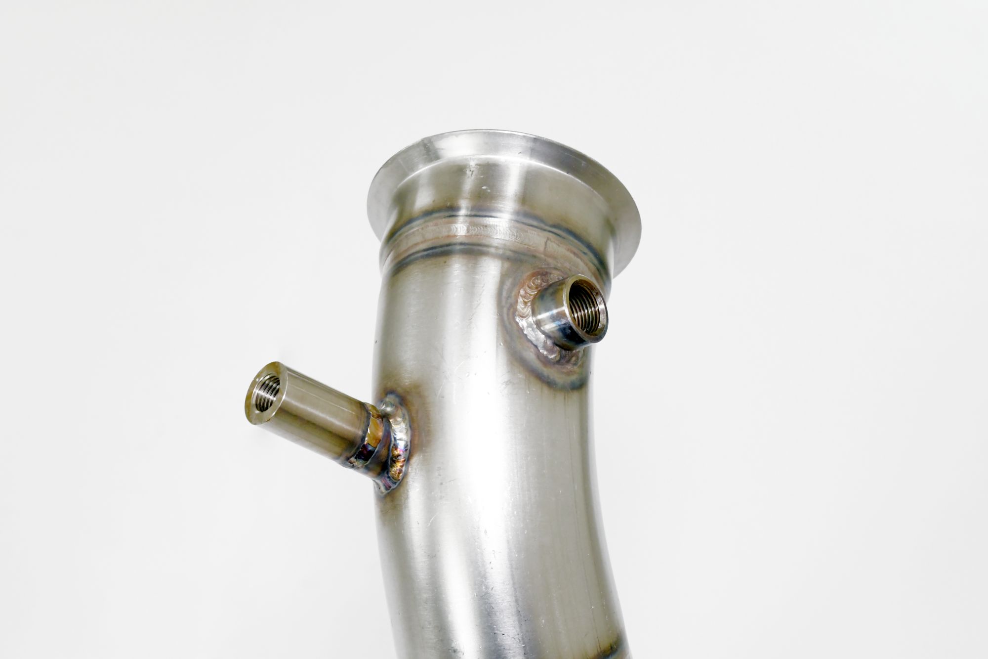 Downpipe Destro + catalizzatore metallico<br>(Elimina pre-catalizzatore + GPF)<br>Con prese per sensori di pressione / EGT