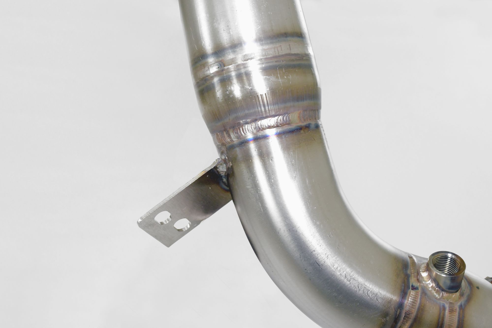 Downpipe Destro + catalizzatore metallico<br>(Elimina pre-catalizzatore + GPF)<br>Con prese per sensori di pressione / EGT